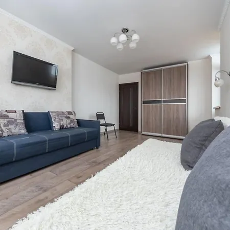 двухкомнатная в районе м харьковское позняки Apartment